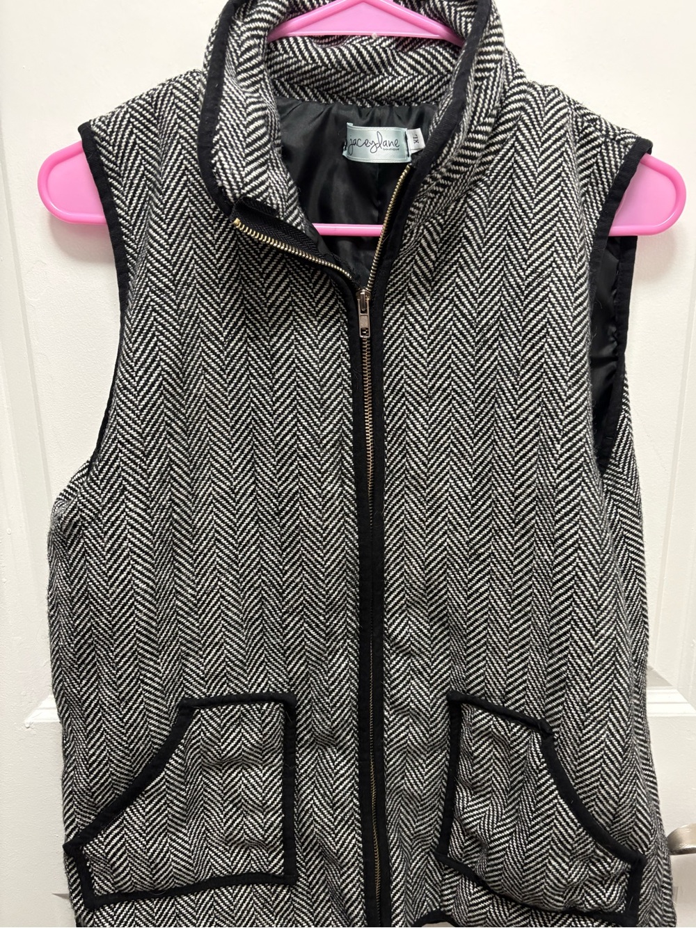 Sleeveless Zip-Front Herringbone Vest by - Black & White